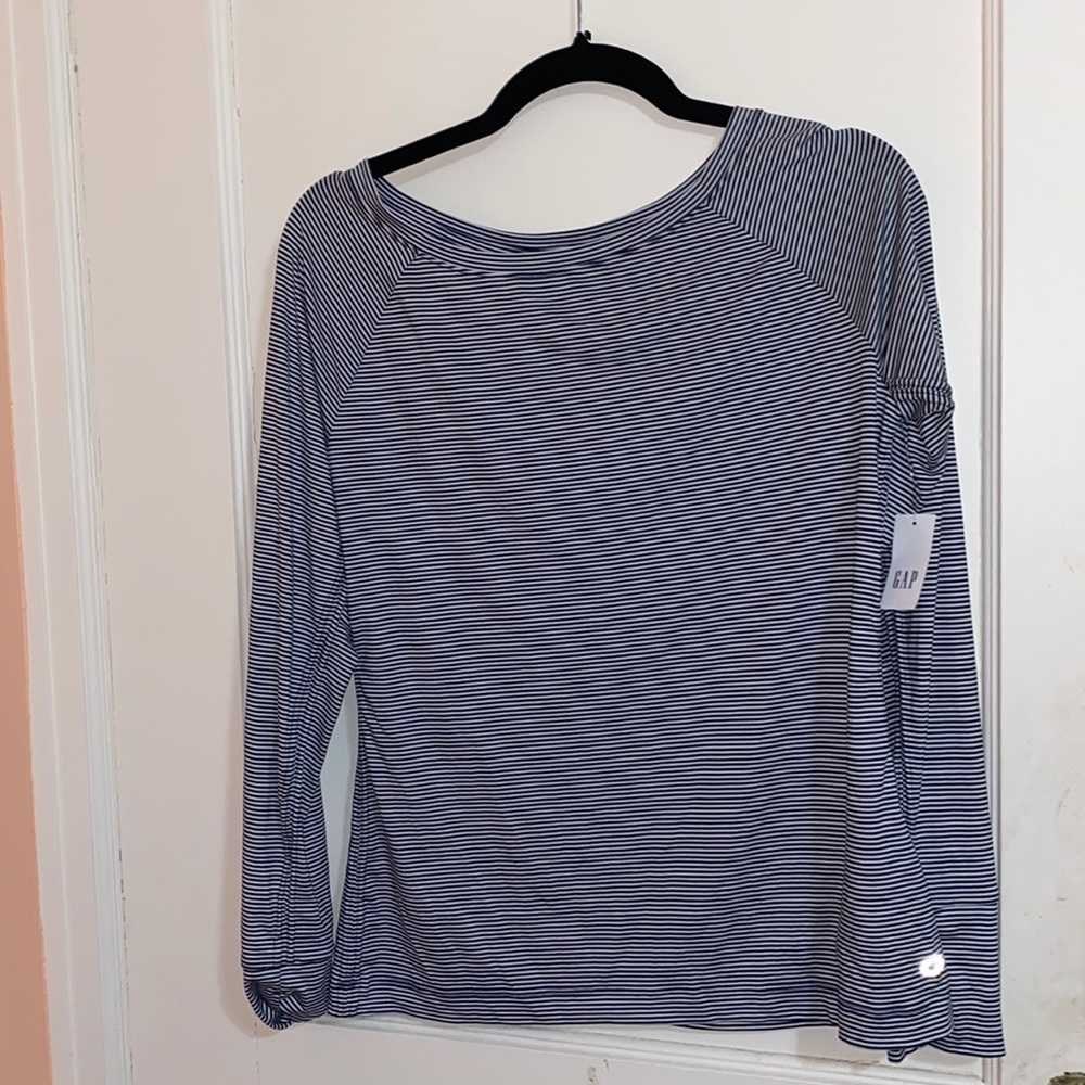 Gap fit breathe nwt long sleeve shirt navy white stripes athletic thumb holes
